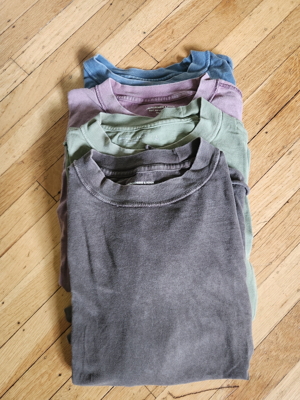 Abercrombie & Fitch Lot (4) Mens Soft Essentials Cropped Tees - Picture 2 of 9